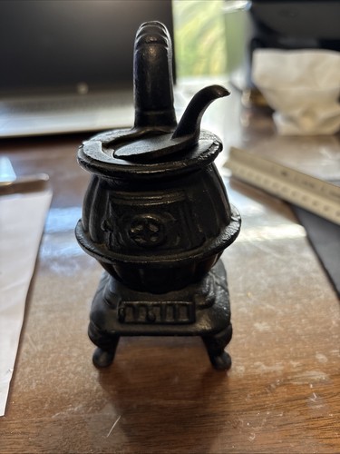 Miniature cast iron pot - 5”,