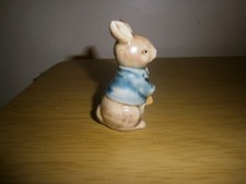 Vintage small porcelain male rabbit figure. 6.5cm. (E7b)