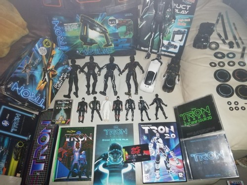 Huge tron legacy figure - tron,