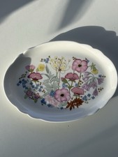 Wedgewood Meadow Street Bone