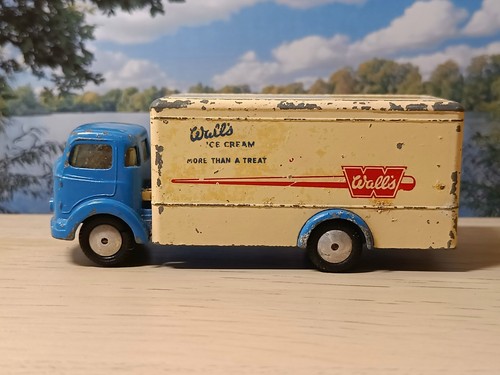 Corgi toys 453 commer ton - corgi,