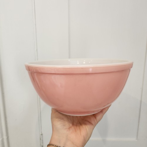 Pink pyrex mixing bowl s - pink, 50’s