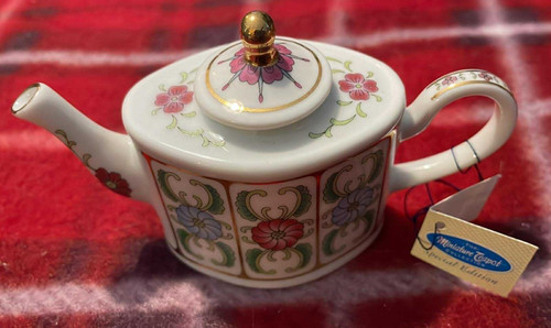The miniature teapot - miniature,
