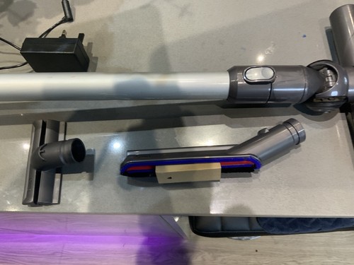 Dyson cordless - v6,