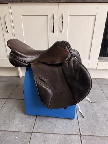 Albion jump saddle - albion, k2