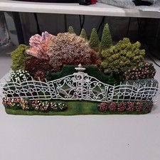 Dolls house resin gated statue garden scene RARE  in 1/12th scale  