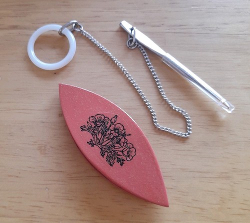Wood tatting shuttl - tatting, shuttl.