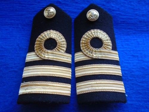 Pair royal navy commander - of,