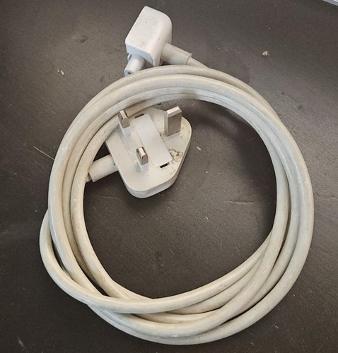 Apple power adapter - power,