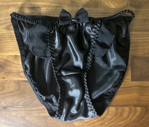 Vtg delicates black satin - vtg,