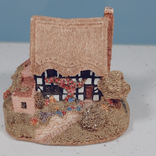 Lilliput lane magpie - lilliput, cottage