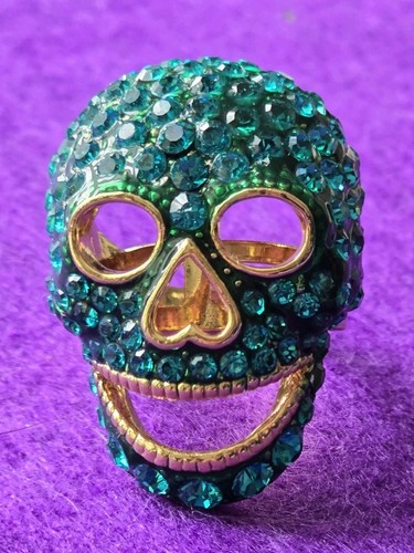 Butler wilson skull - butler,