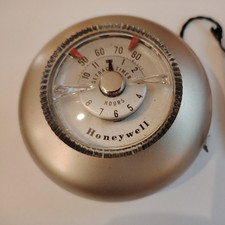 Vintage Honeywell Day-Nite Round Thermostat - T832A