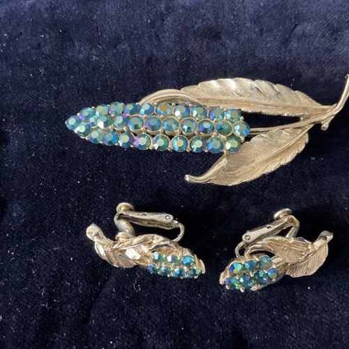 Vintage gold tone jewelcraft - vintage,