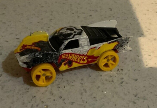 Hot wheels baja offroad - hot, race