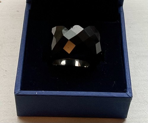 Black nirvana crystal - black,