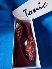 "FLAT SHOES/SANDALS SZ.5