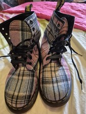 Dr Martins Tartan Size 4