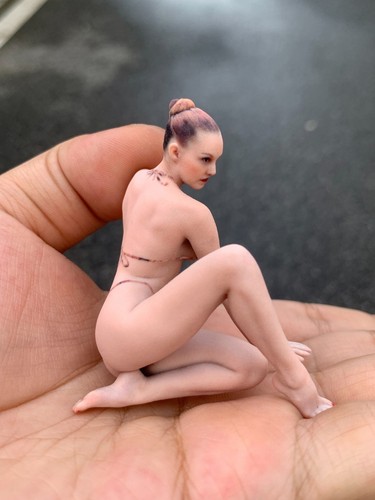 Miniatures sitting beauty - miniatures,
