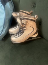 Ladies/Girls Figure Ice Skates Size 5 with bag  