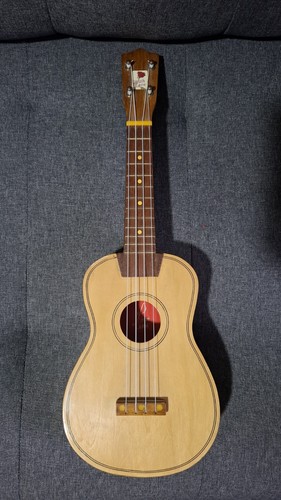 Vintage lark ukulele with soft - vintage,
