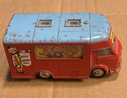 Corgi toys 426 chipperfields - toys,