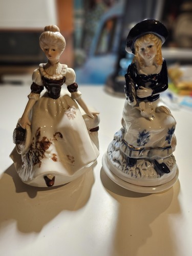Porcelain 20cm tall - , rotating