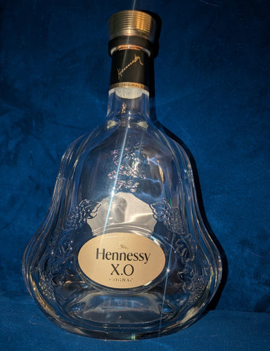 Hennessy cognac empty - x.o,