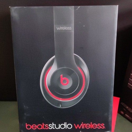 Beats dre studio - by, dr.