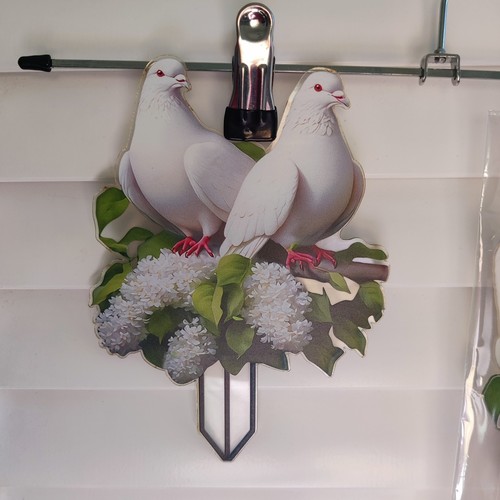 Two white doves - two, flat