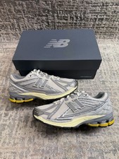 Size 6 - New Balance 1906R