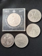 2xSilver Jubilee Crowns 1x 1981  1x Bailwick Of Guernsey 1x Queen Mother 1980