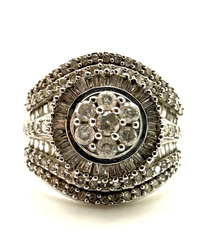 9ct white gold diamond cluster - gold,
