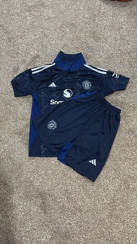 Manchester united kit - manchester,