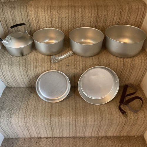 Nest saucepans frying pans - of,