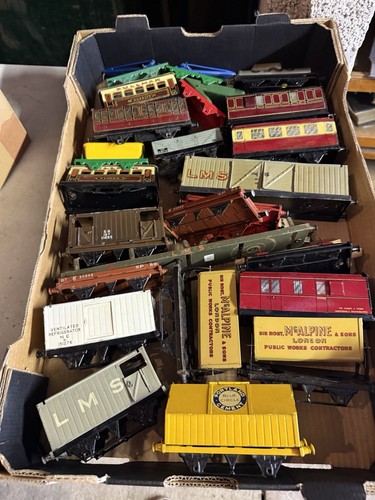 Hornby gauge box full - o,