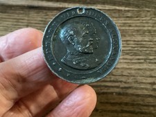 1902 Edward VII / Queen Alexandra Coronation Souvenir Medallion (2541)