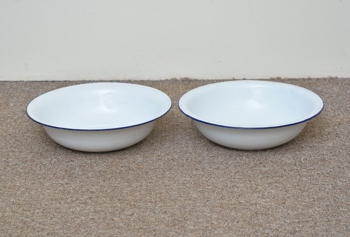 Old white enameled washing - 2x,