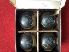 Henselite Classic II Size 5 heavy weight Lawn Bowls - Set of 4