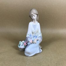 Lladro 7607 Flower Song