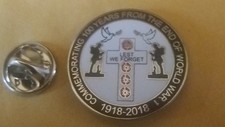 commerating the end of World War One WW1 lapel badge british army lest we forget