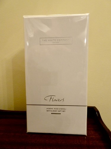 The white company flowers bath - white,