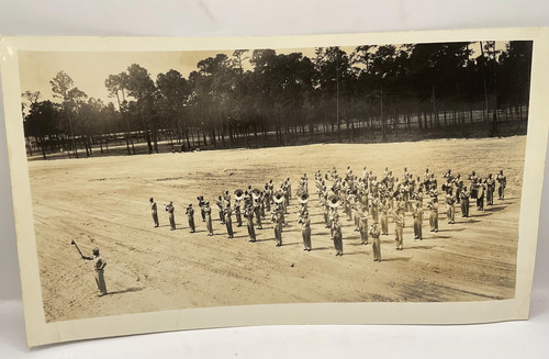 Wwii army marching band - marching,