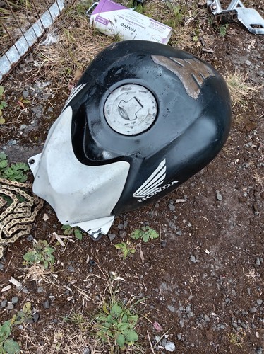 Honda cbr 125 petrol tank - honda,