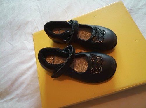Girls size clarks black - girls,