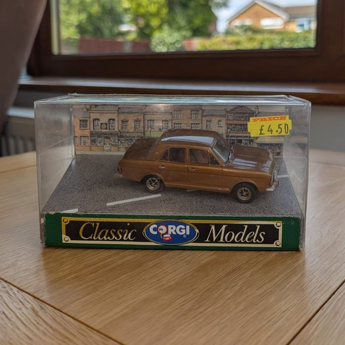 Corgi classic models brown - classic,