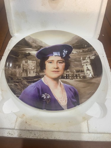 Coalport danbury mint flower - coalport/danbury,