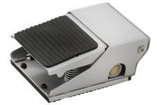 Foot pedal air valve