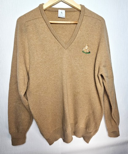 Embroidered fox wool - embroidered,