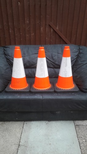 Road traffic cones - cones, x3